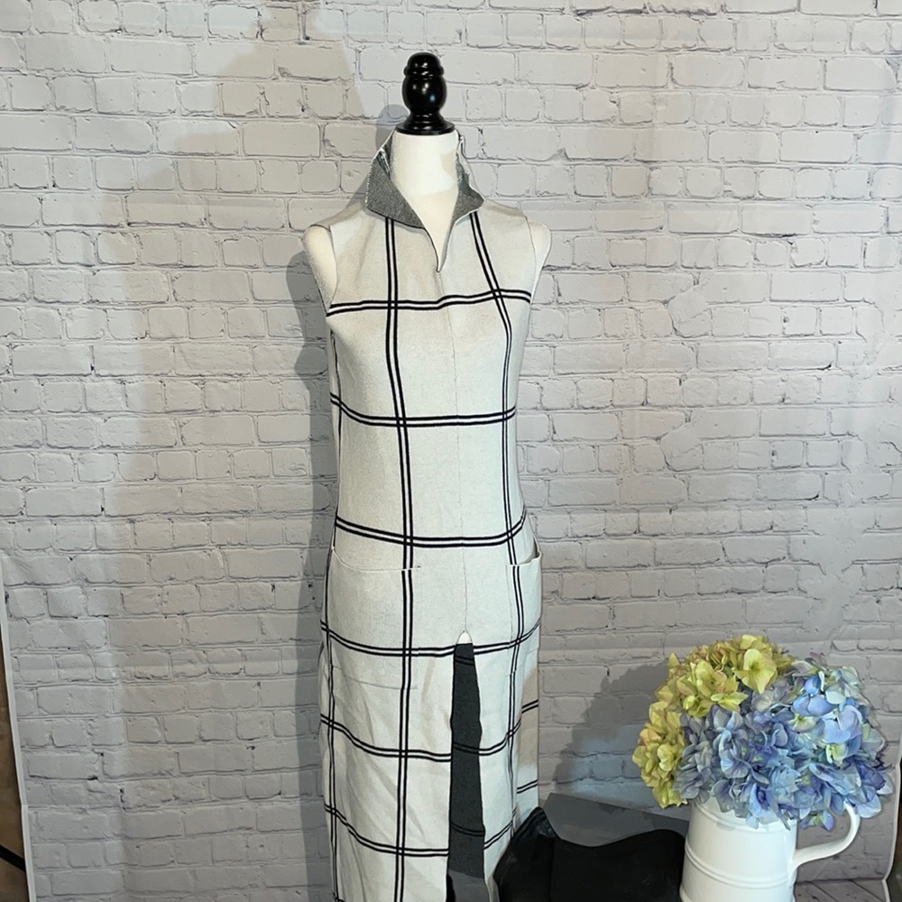Tahari long sweater with open front